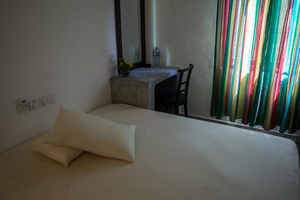 Sinharaja Hostel Deniyaya Exteriör bild